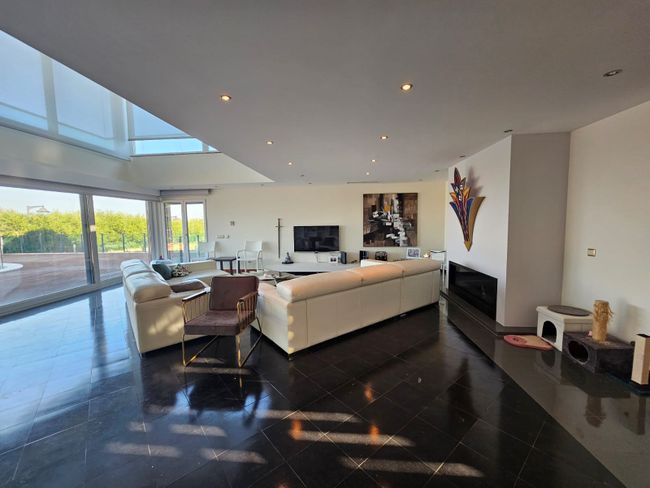 7d98a171-9225-4379-af53-7b6a260ce977